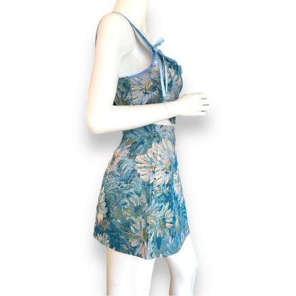 BLUE FLORAL 2 PIECE CROP TOP & MINI SKIRT. WOMEN’S SZ LARGE  NEW WITH TAGS - Picture 4 of 9